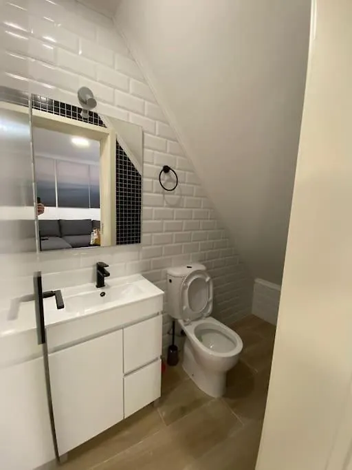 リスボンArtistic Digital Getaway - Patio & Great Location!アパートメント アパート