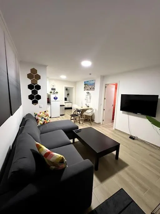 リスボンArtistic Digital Getaway - Patio & Great Location!アパートメント